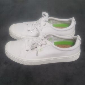 Cariuma White Sneakers Women's Size 8.5 Like New Condition